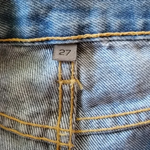 CARMAR button fly distressed cut off jean shorts Size 27
